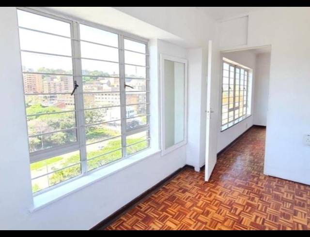 2 BEDROOM APARTMENT FOR SALE IN OVERPORT